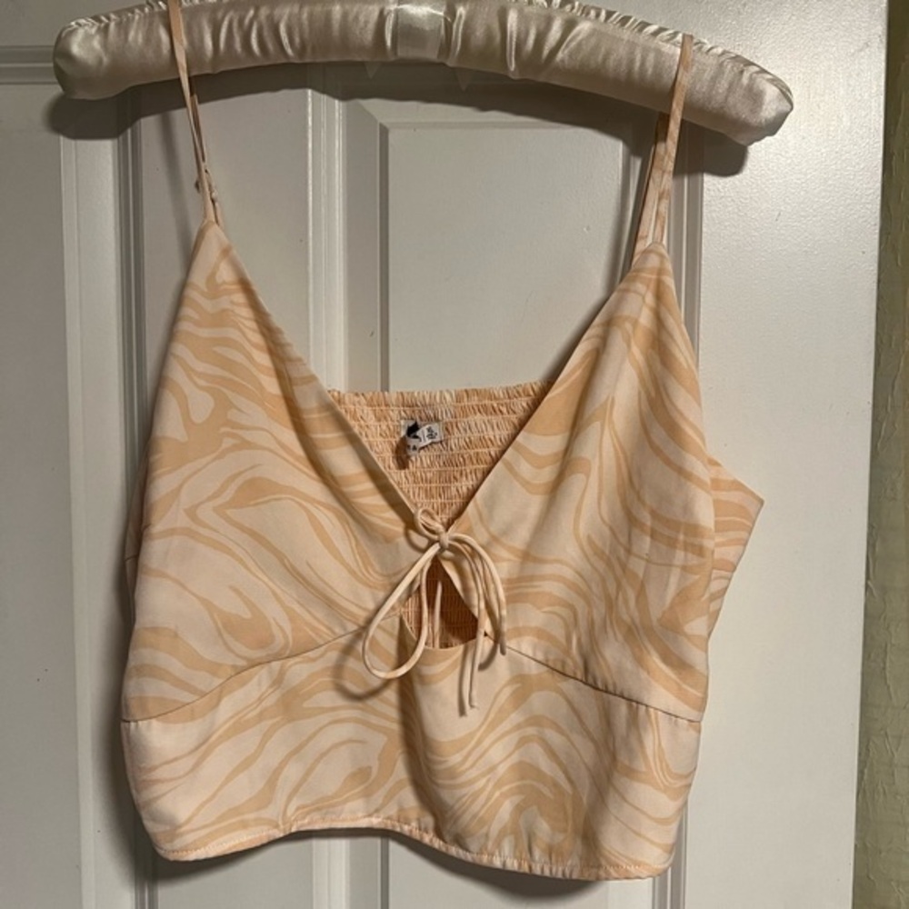 NWOT Abercrombie & Fitch Peach Smocked Crop - XL